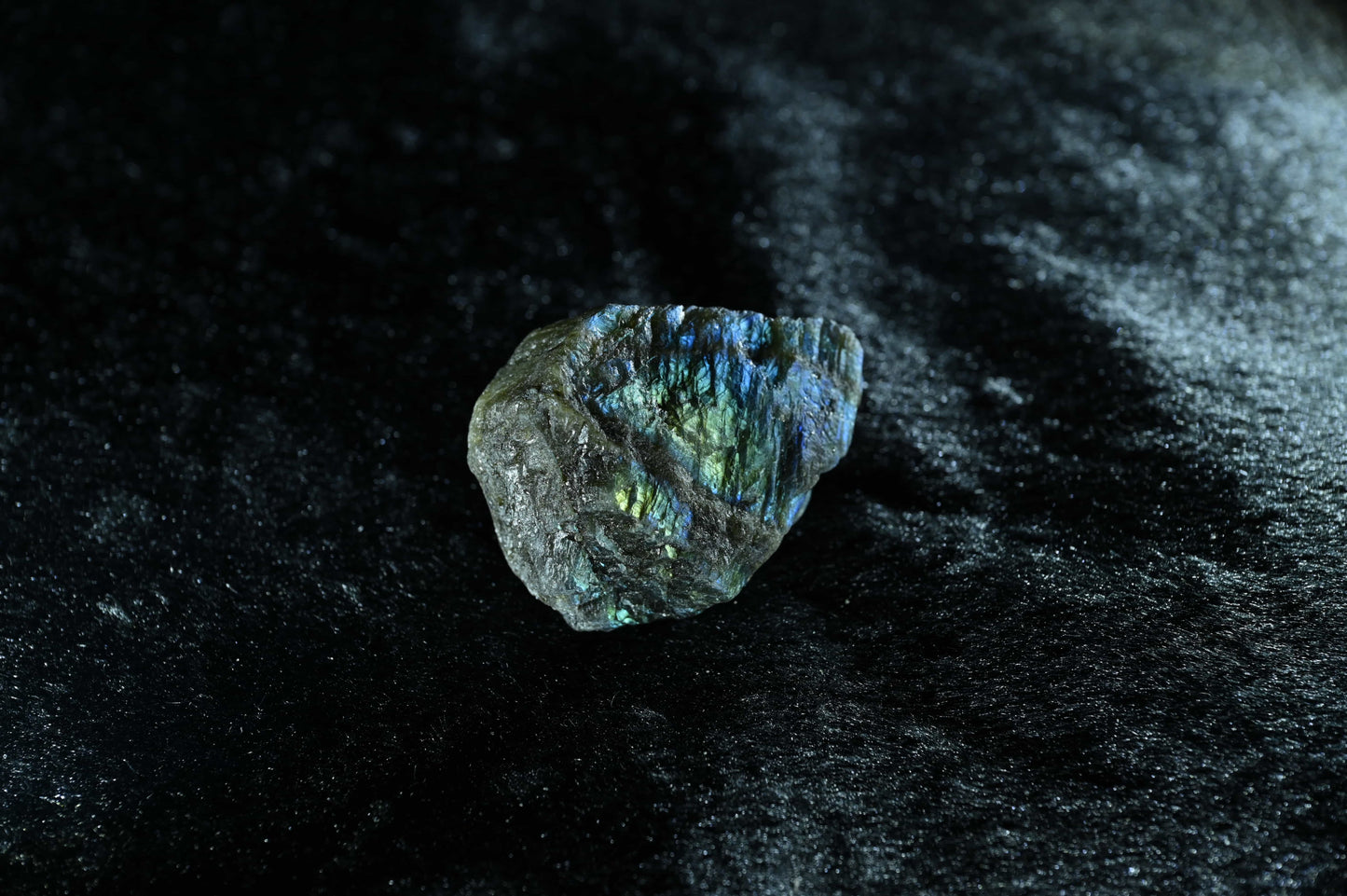 Raw Labradorite Specimen - Mystical Aurora