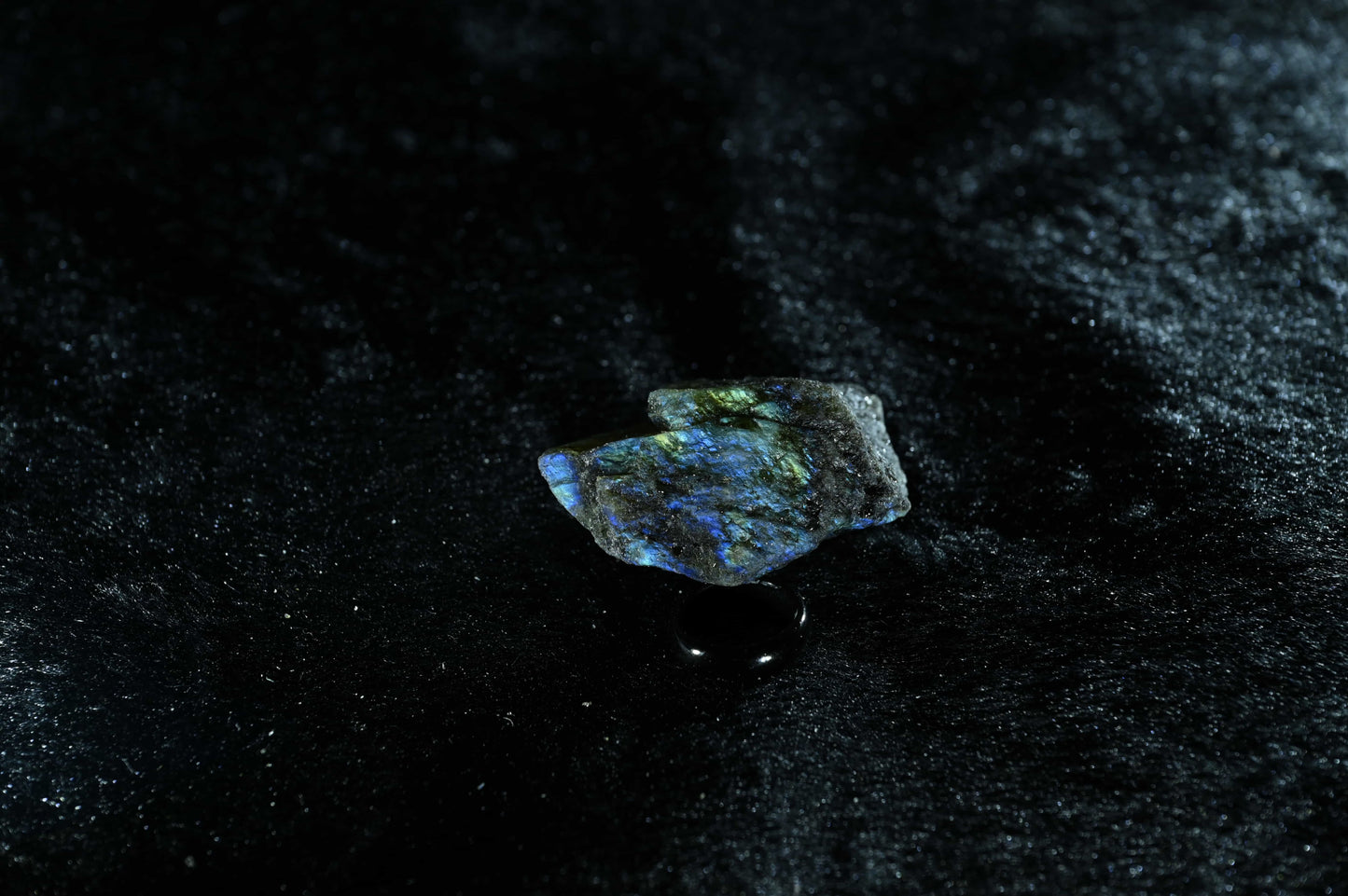 Raw Labradorite Specimen - Mystical Aurora