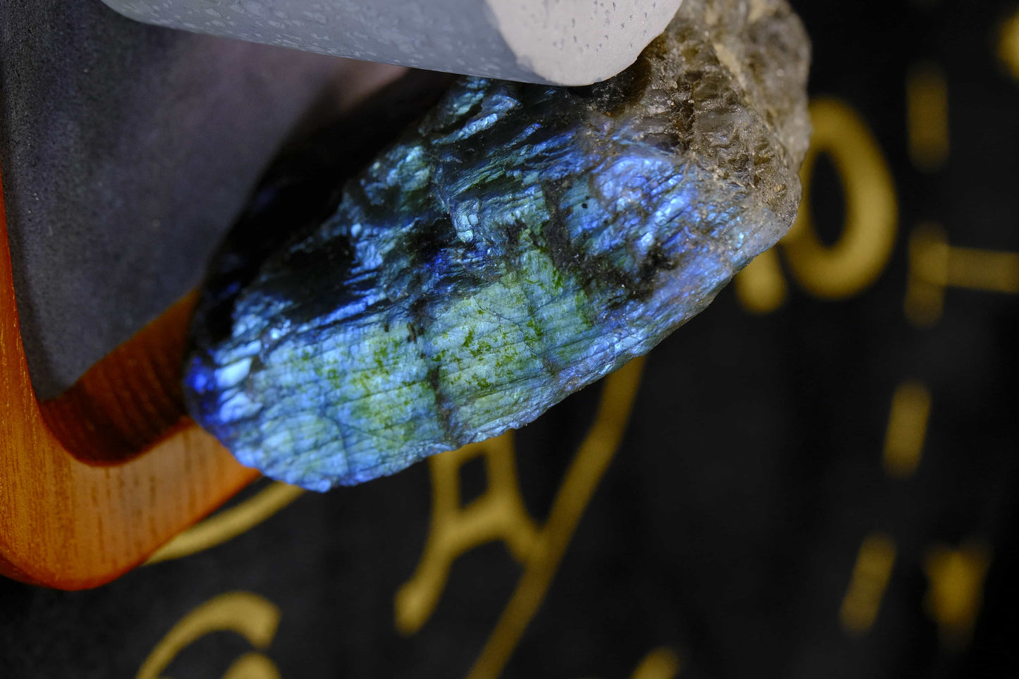 Raw Labradorite Specimen - Mystical Aurora